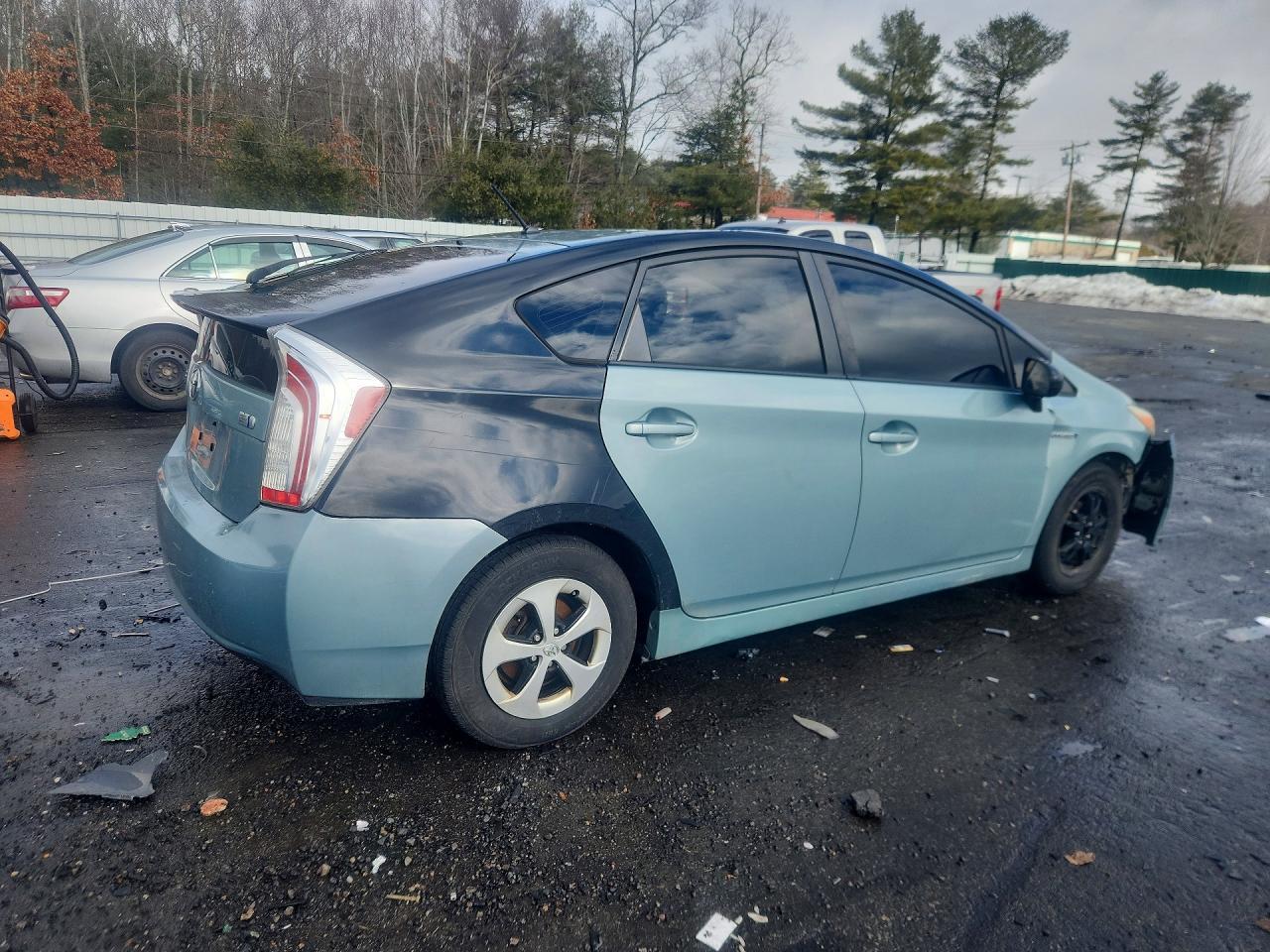 2013 Toyota Prius Two - Фото 3