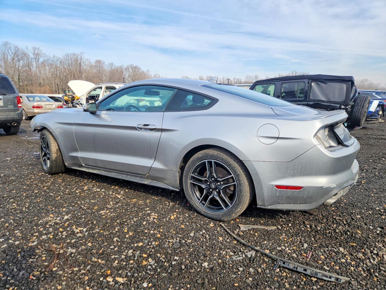 2020 Ford Mustang - Фото 2