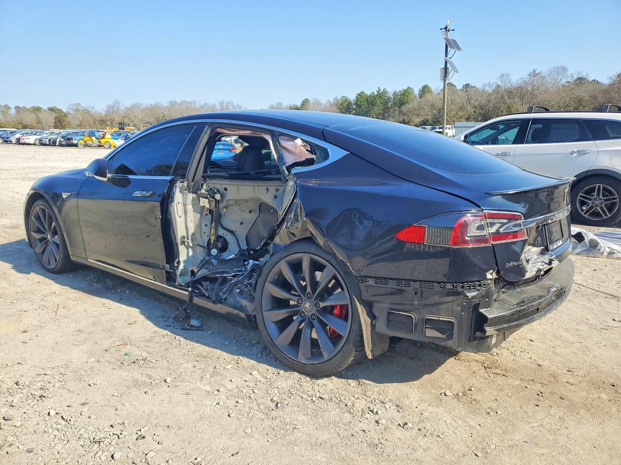 2016 Tesla Model S - Фото 2