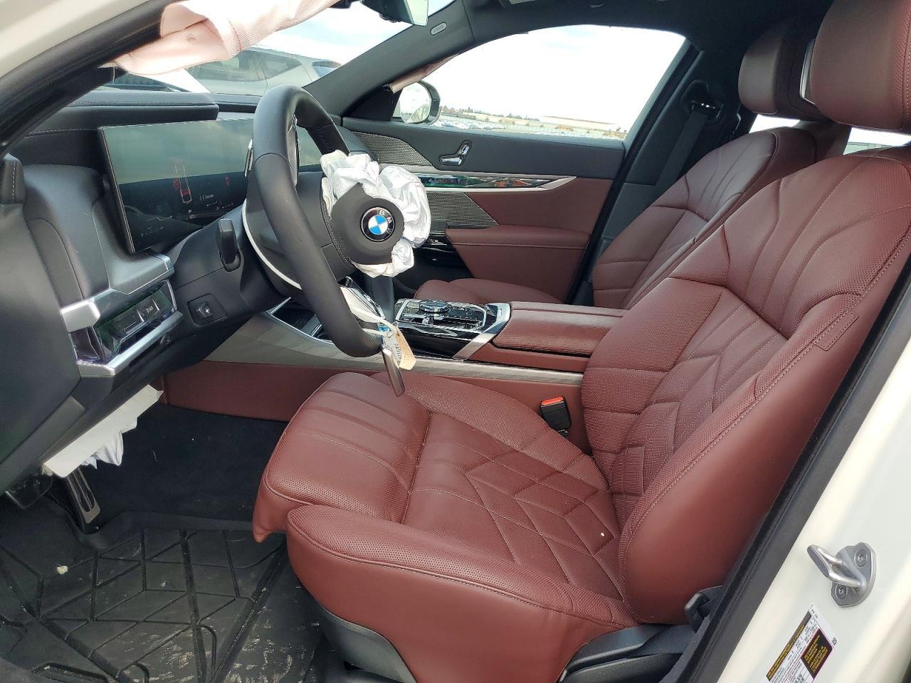 2025 BMW 760 Xi - Фото 7