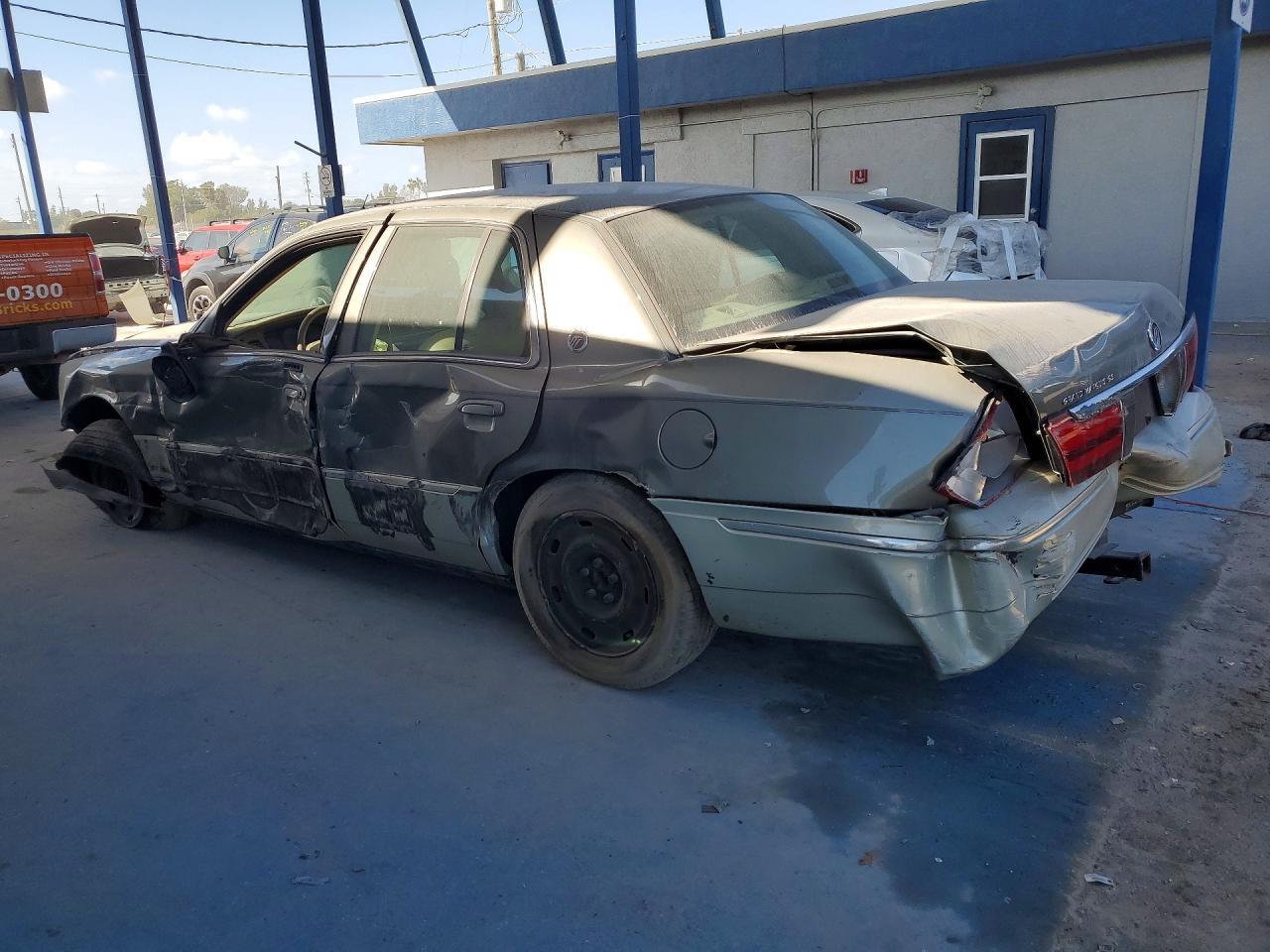 2004 Mercury Grand Marquis Gs - Фото 2
