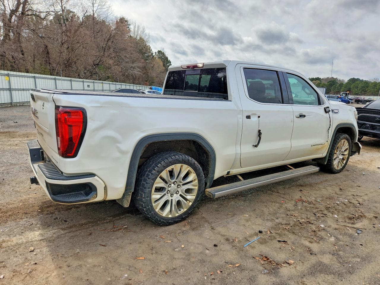 2020 GMC Sierra K1500 Denali - Image 3