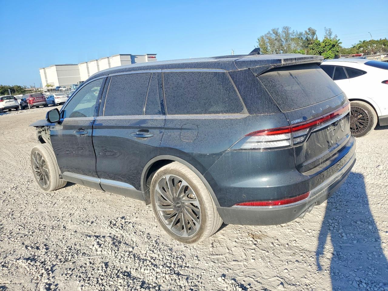 2021 Lincoln Aviator Reserve - Image 2