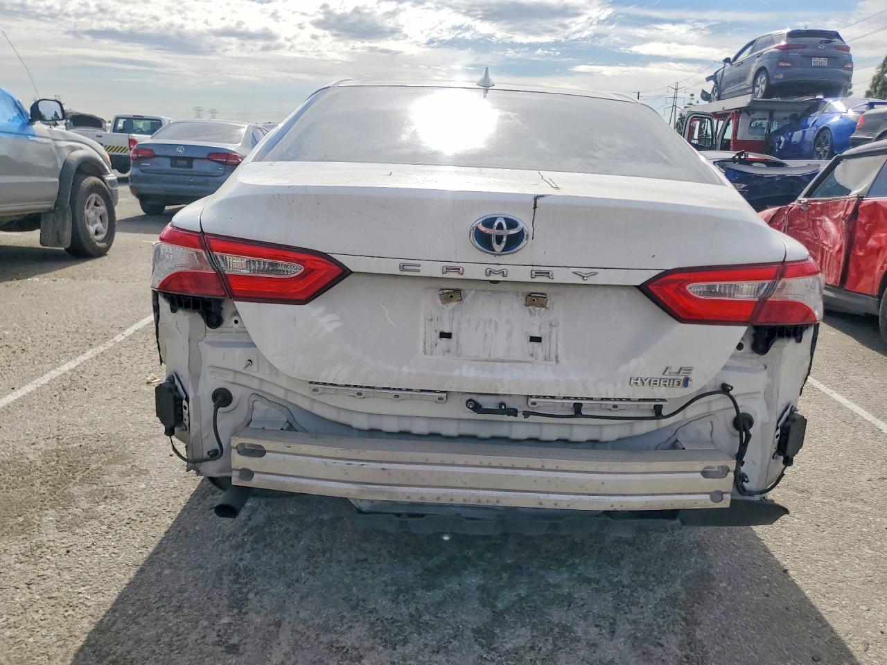 2019 Toyota Camry Hybrid Le - Фото 6