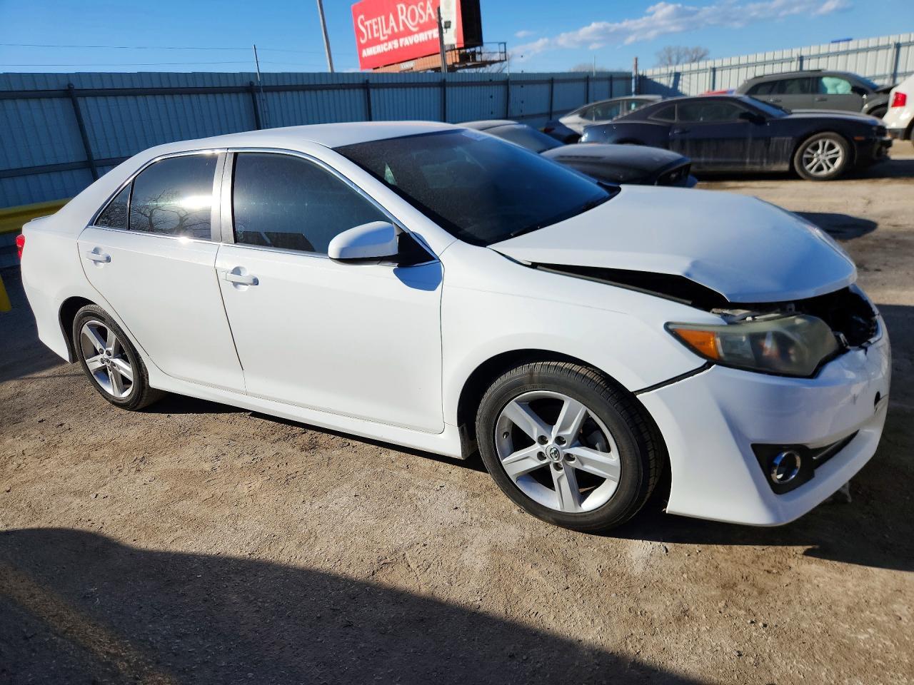2013 Toyota Camry - Фото 4