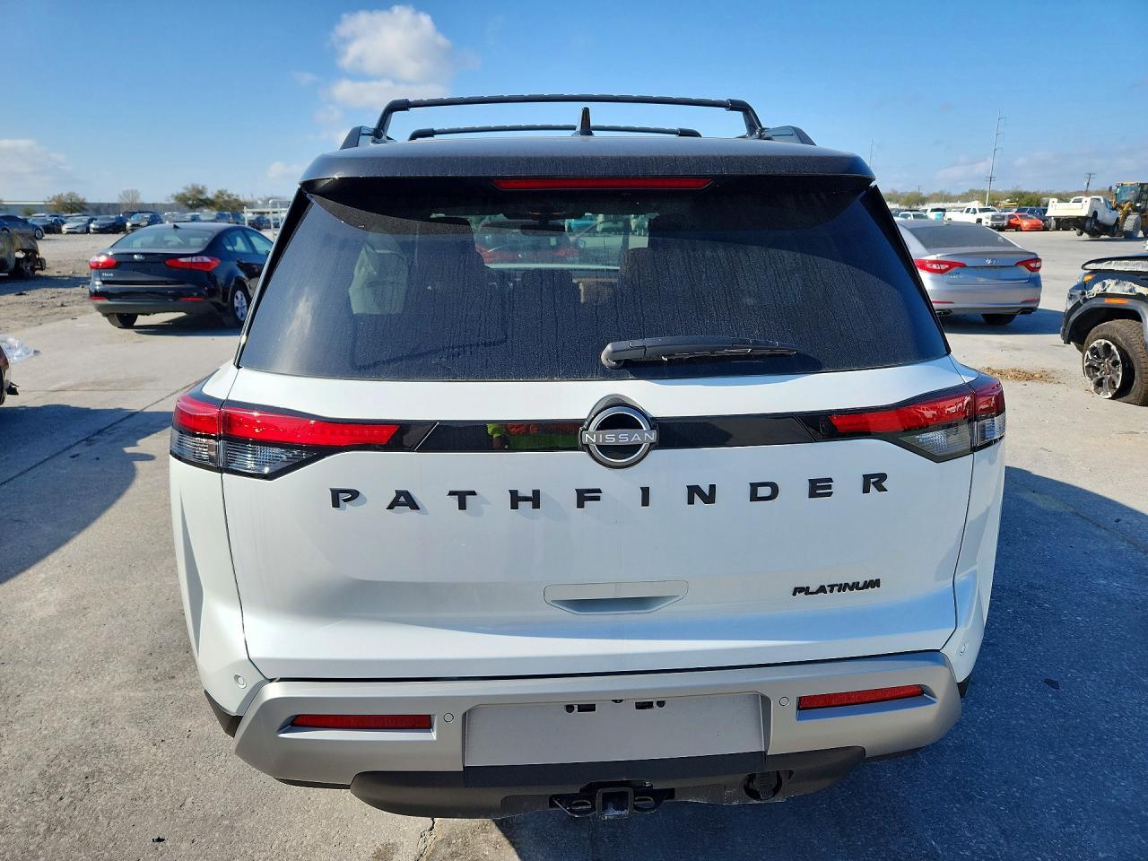 2025 Nissan Pathfinder Platinum - Фото 6