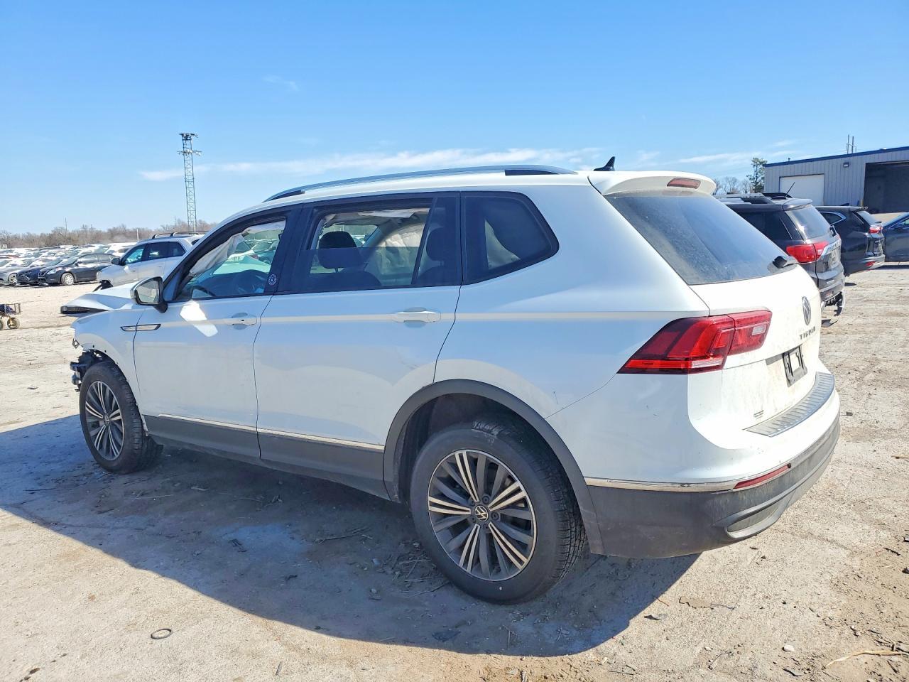 2024 Volkswagen Tiguan Wolfsburg - Image 2