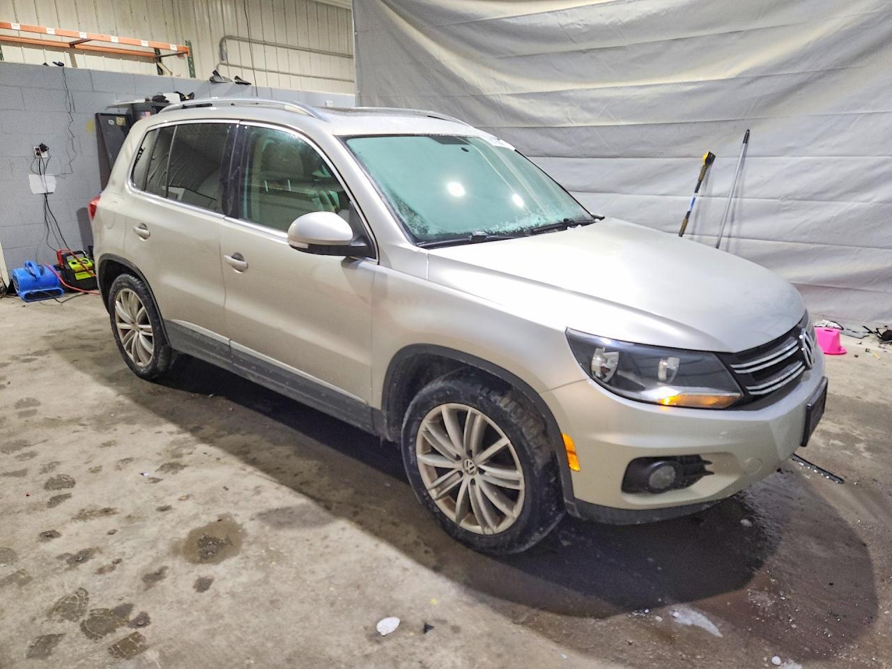 2013 Volkswagen Tiguan S - Image 4
