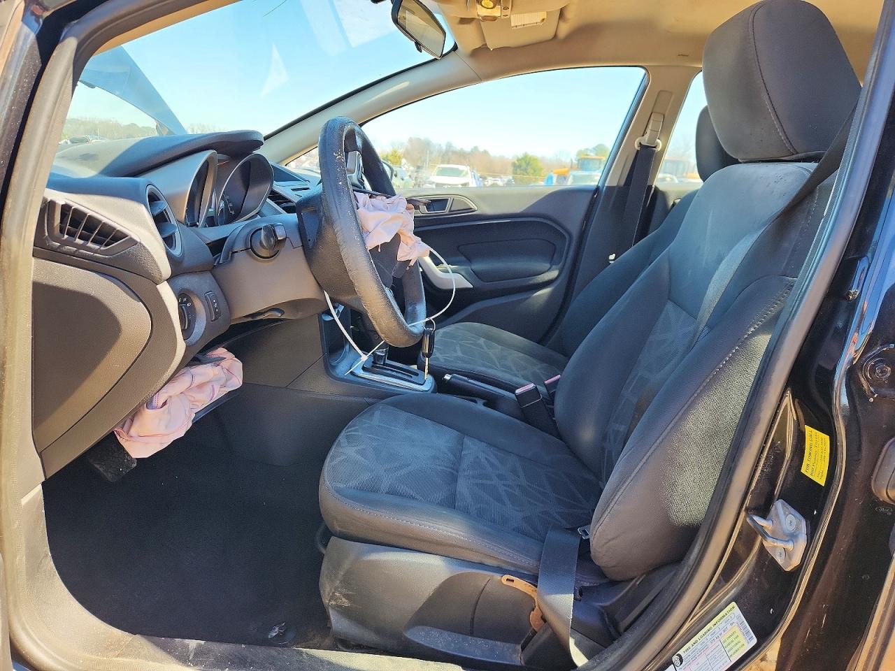 2011 Ford Fiesta Se - Фото 7