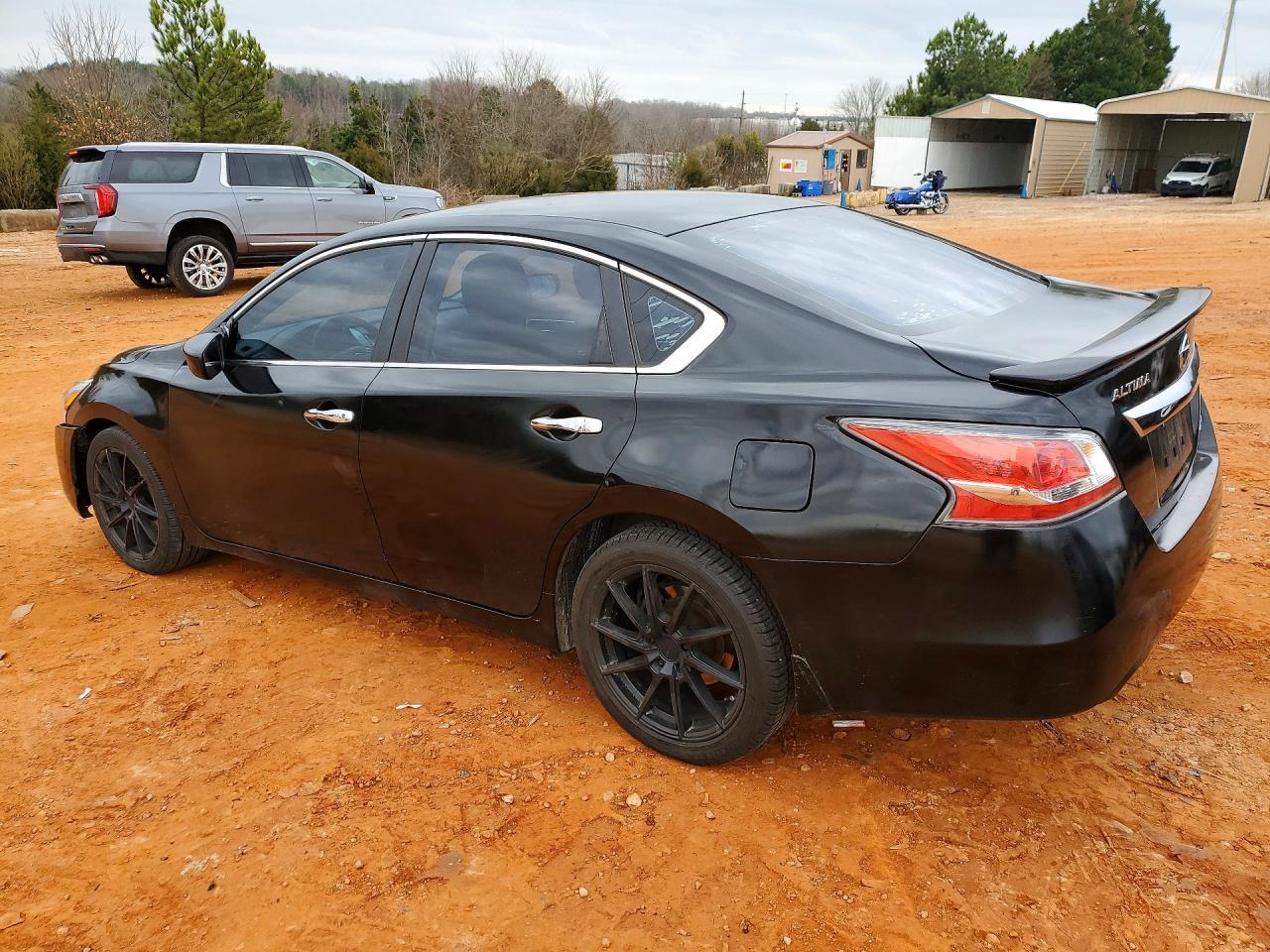 2014 Niss Altima 2.5 S - Image 2