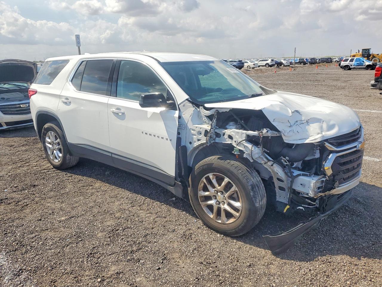 2018 Chevrolet Traverse Ls - Image 4