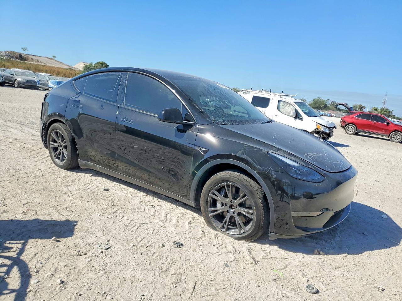 2025 Tesla Model Y - Image 4