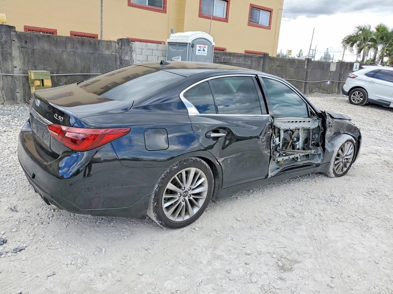 2019 Infiniti Q50 3.0T Luxe - Фото 3