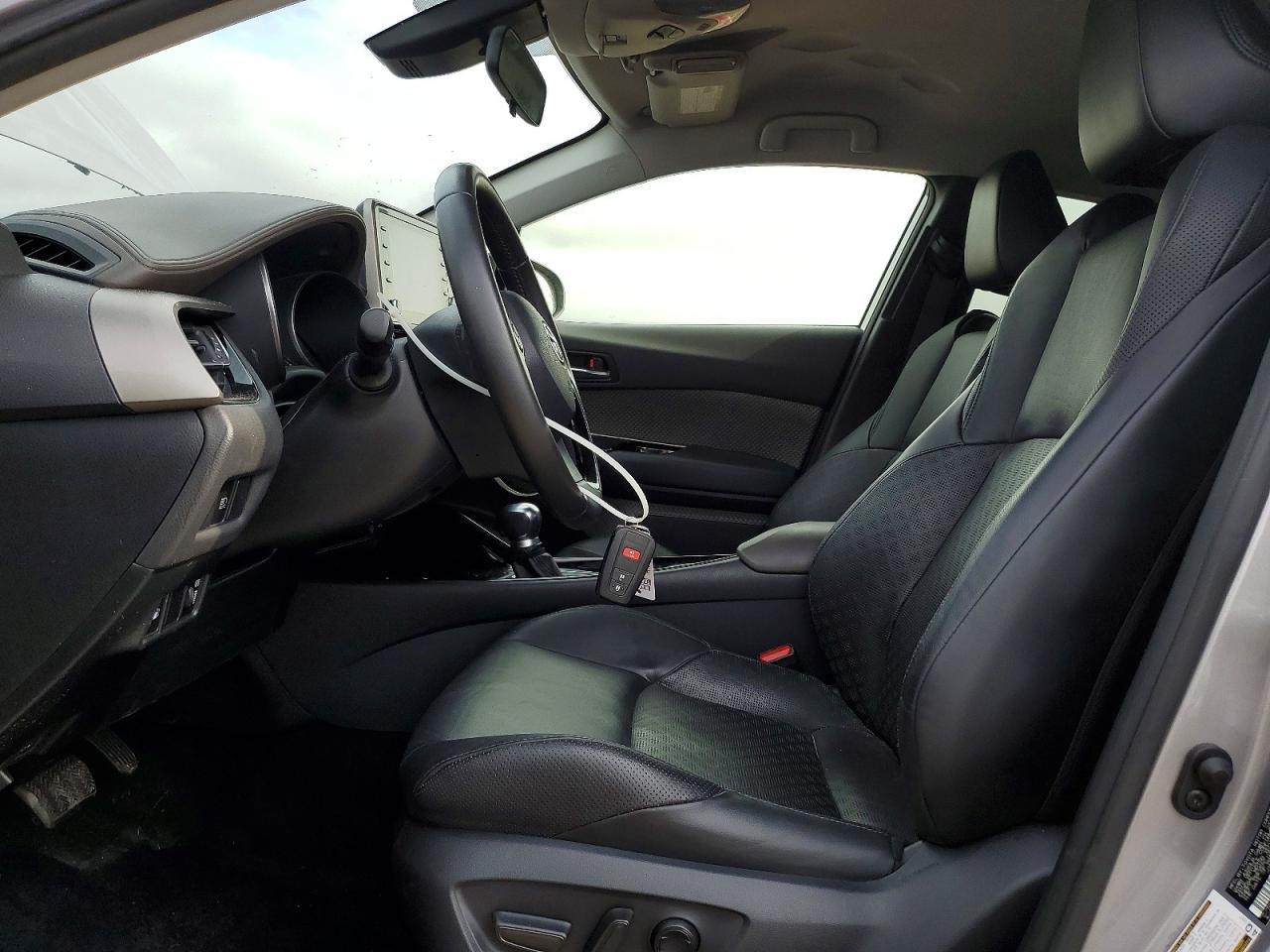 2020 Toyota C-Hr Xle - Фото 7