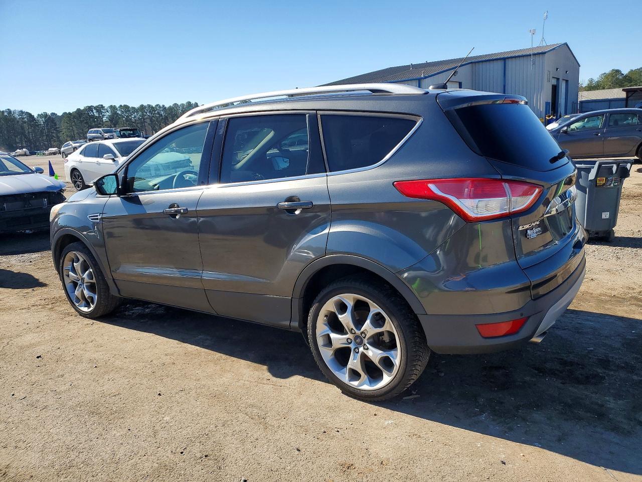 2015 Ford Escape Titanium - Image 2