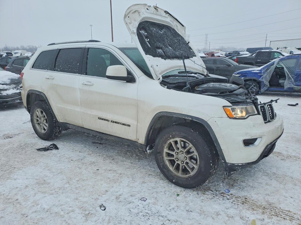 2020 Jeep Grand Cherokee Laredo - Image 4