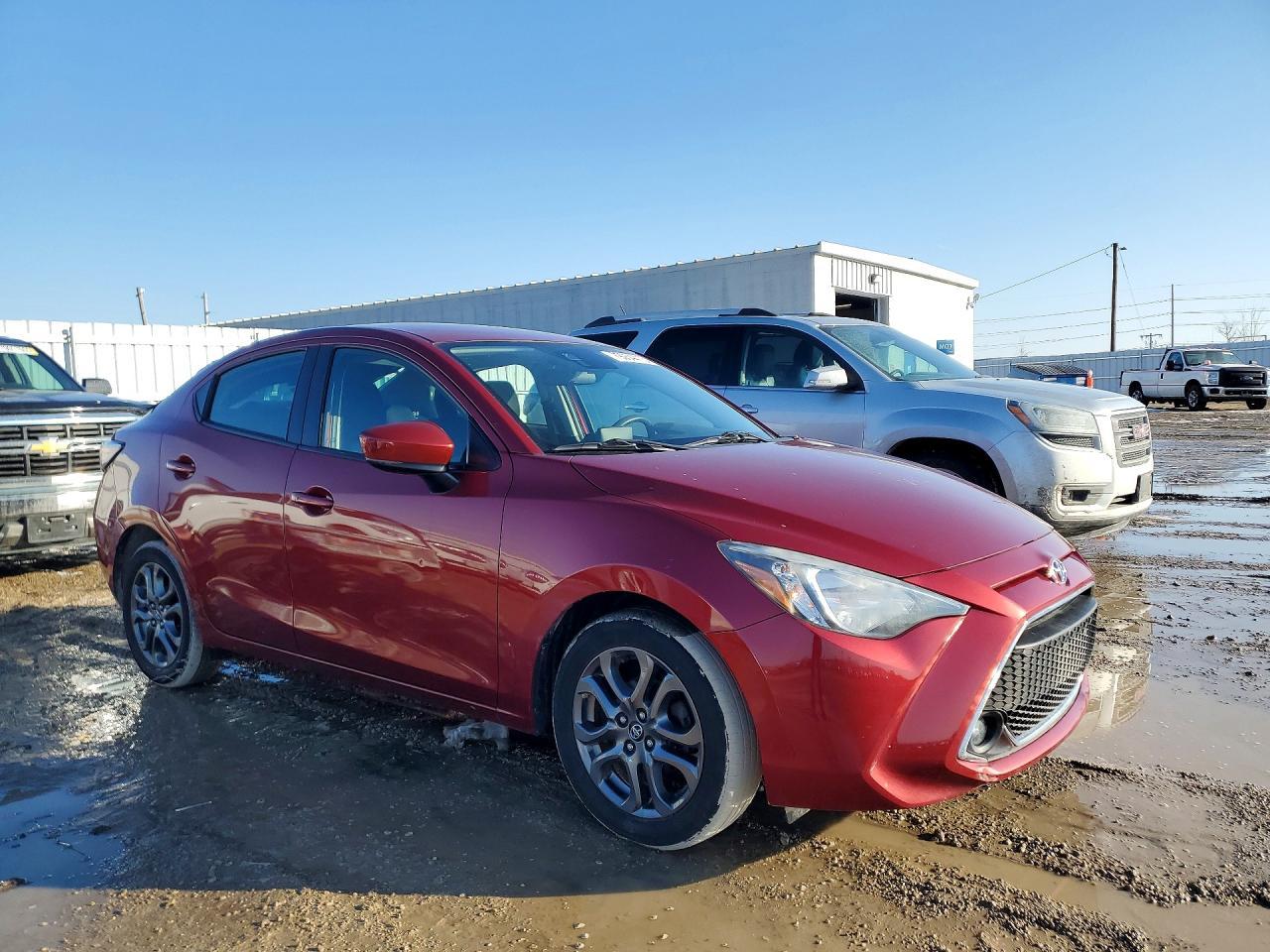 2019 Toyota Yaris Le - Image 4