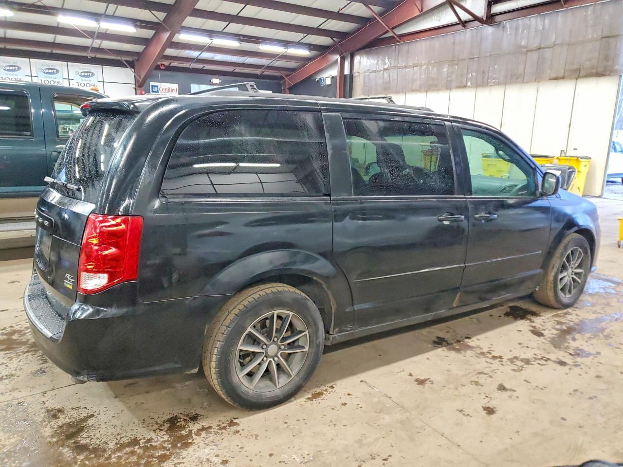 2016 Dodge Grand Caravan R/T - Image 3