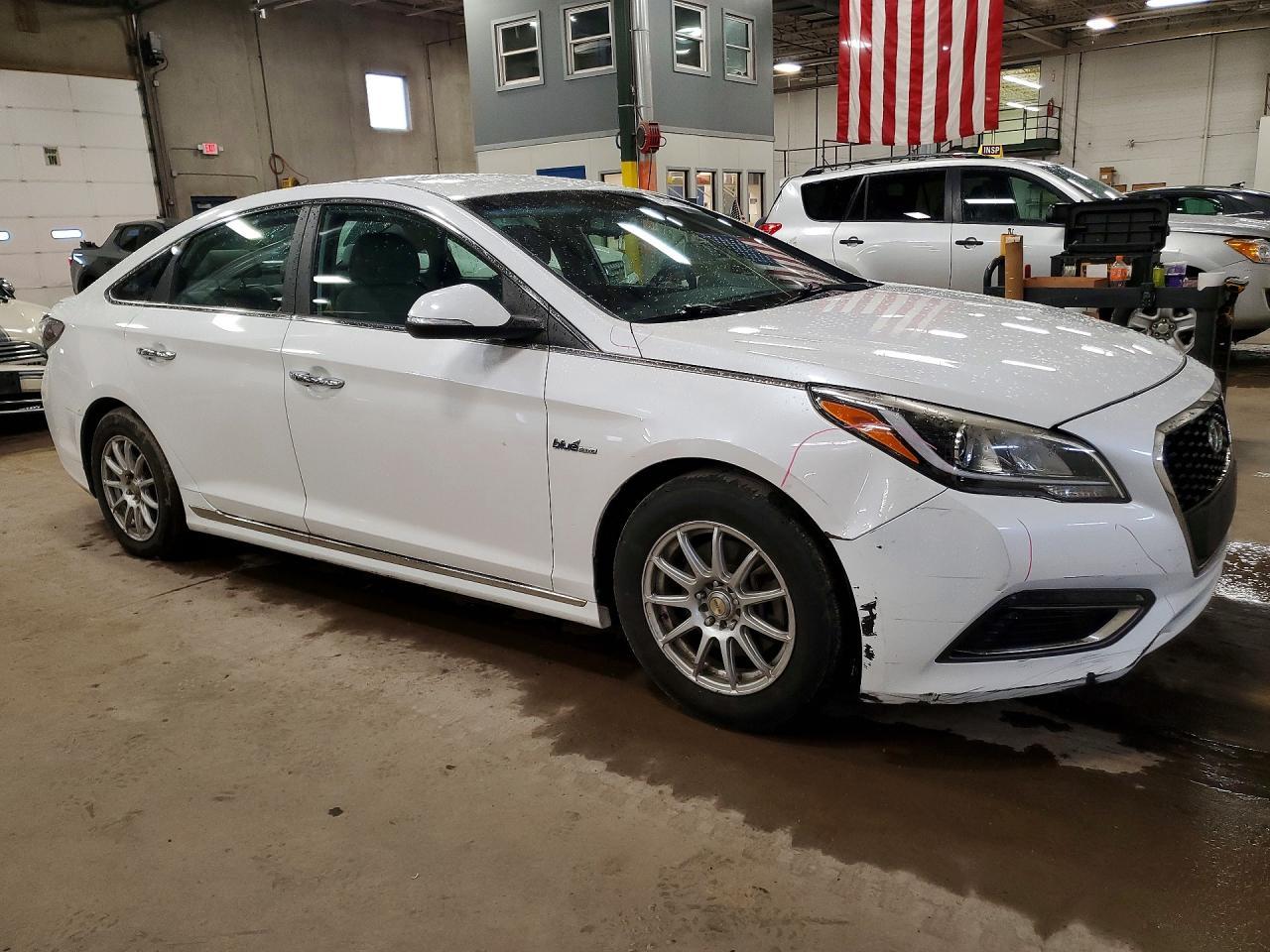 2016 Hyundai Sonata Hybrid - Фото 4