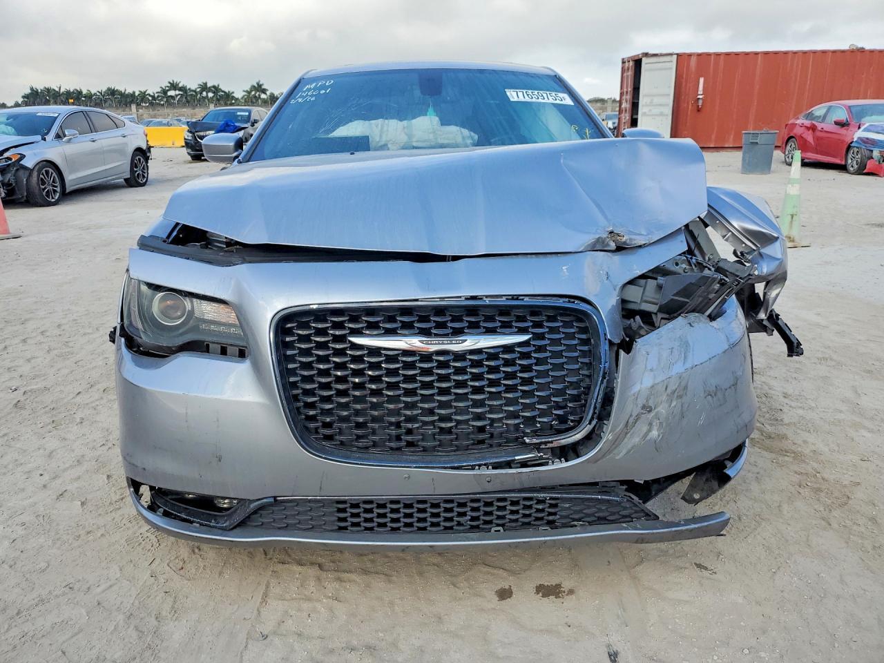 2018 Chrysler 300 S - Фото 5