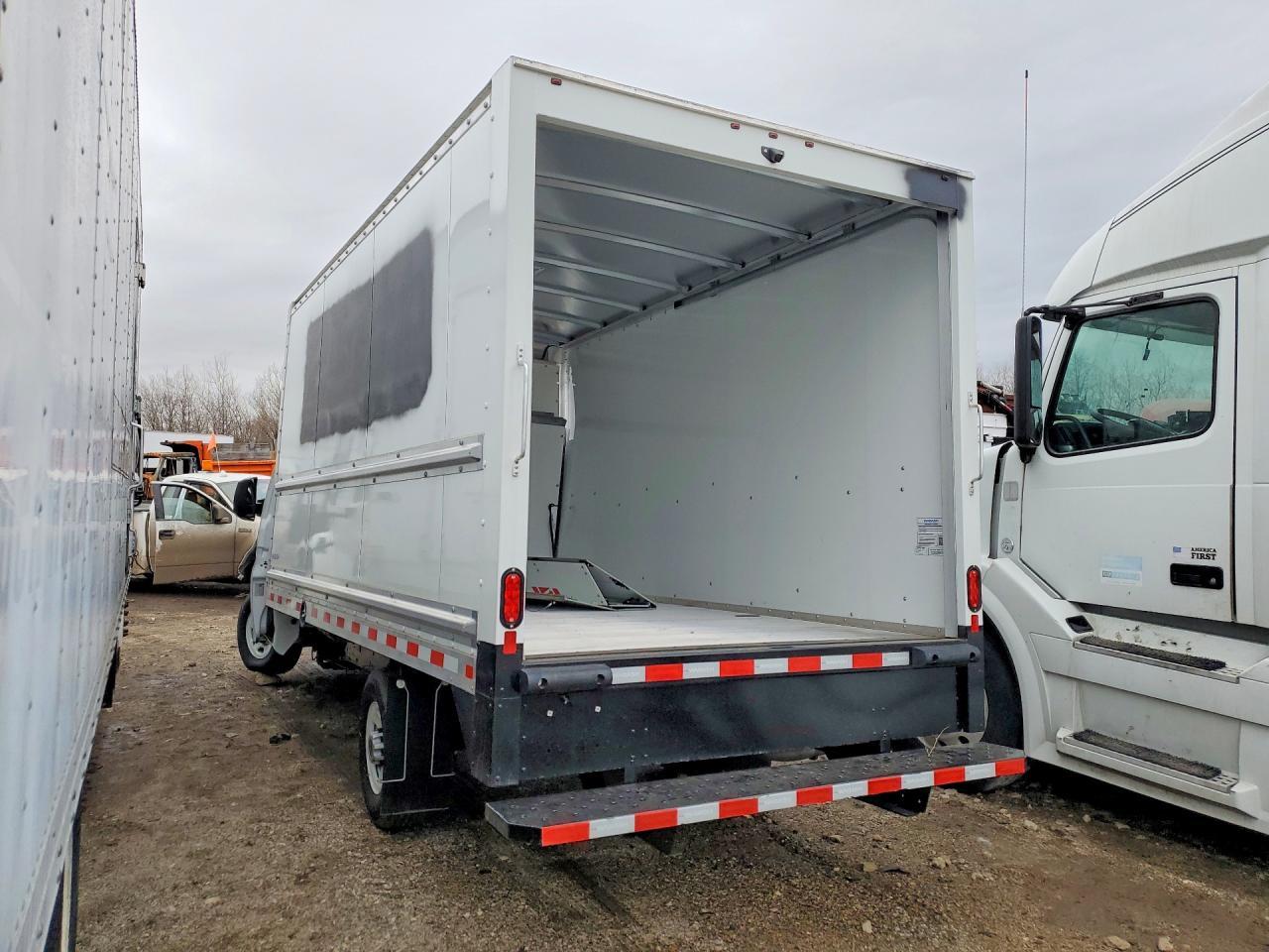 2025 GMC Savana Box Truck - Image 2