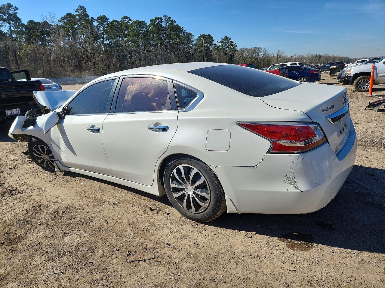 2015 Nissan Altima 2.5 - Фото 2