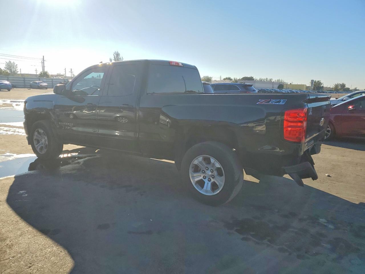 2017 Chevrolet Silverado K1500 Lt - Фото 2