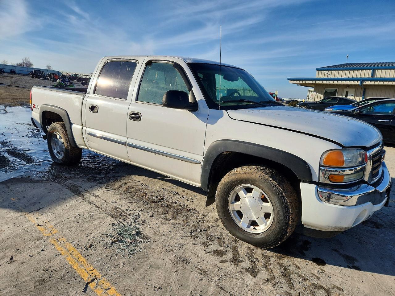 2005 GMC New Sierra K1500 - Image 4