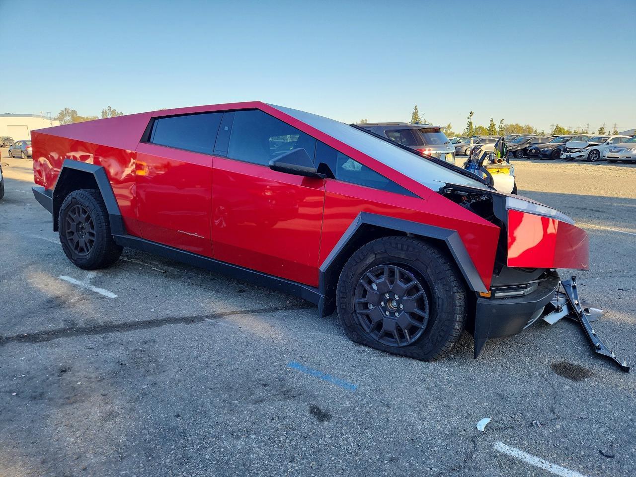 2025 Tesla Cybertruck - Фото 4