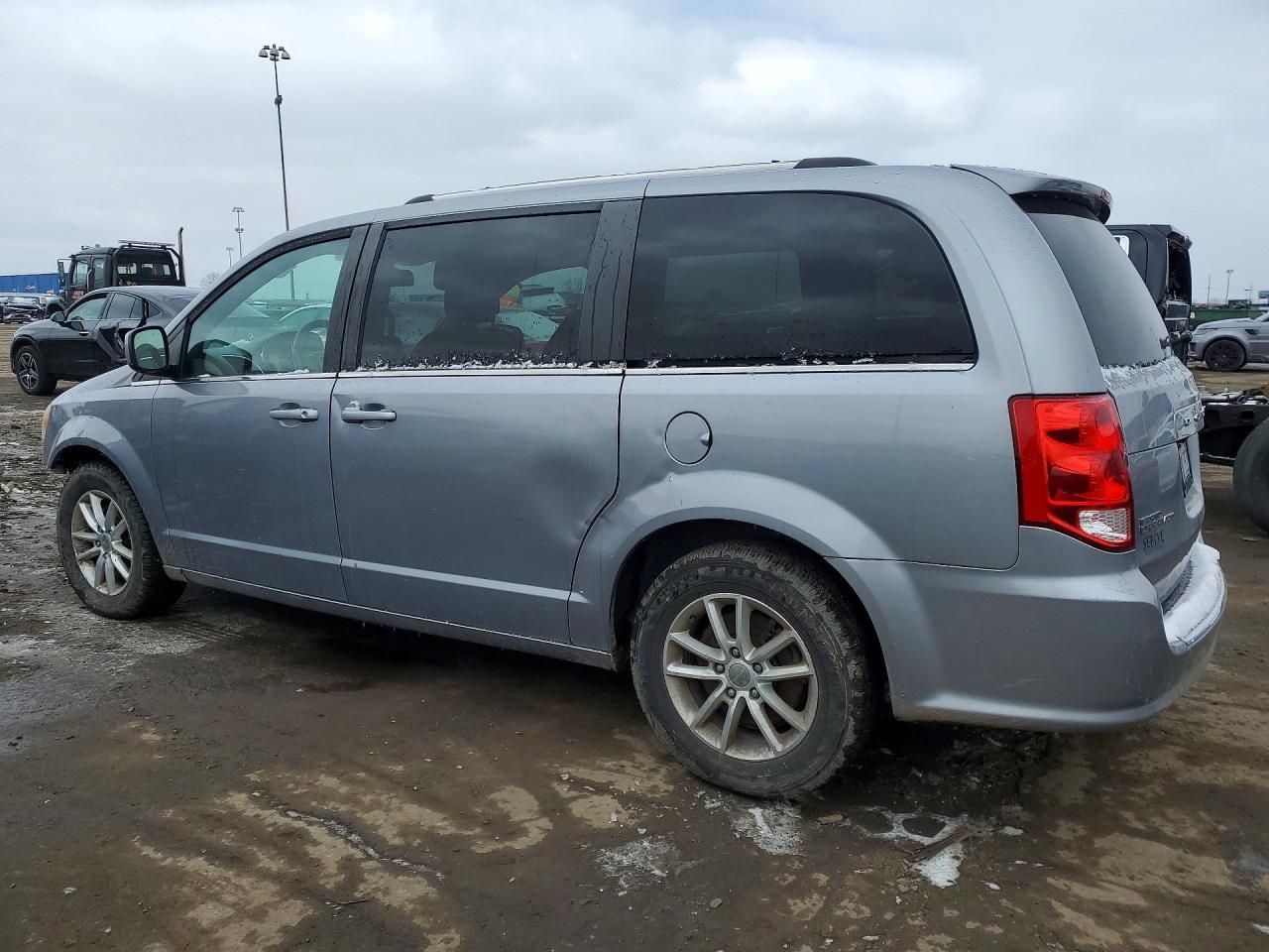 2019 Dodge Grand Caravan Sxt - Image 2