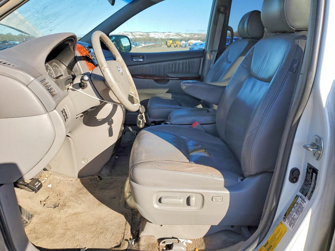 2005 Toyota Sienna - Фото 7