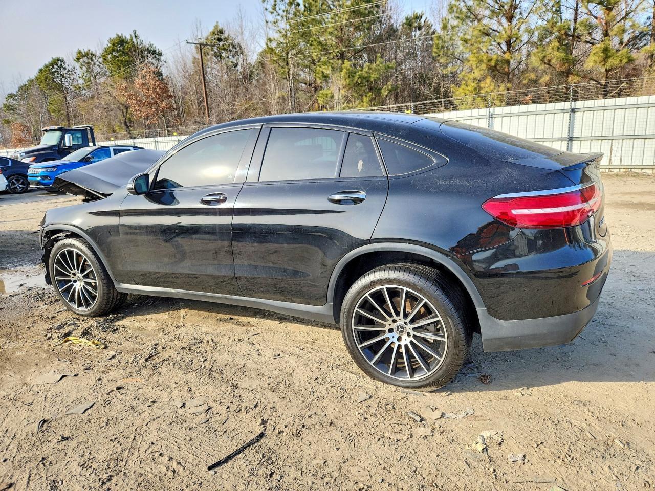 2019 Mercedes-Benz Glc Coupe 300 4Matic - Image 2