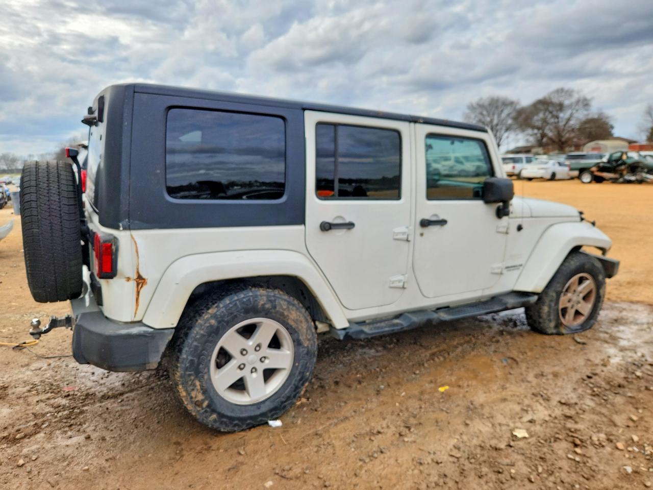 2010 Jeep Wrangler Unlimited Sahara - Фото 3