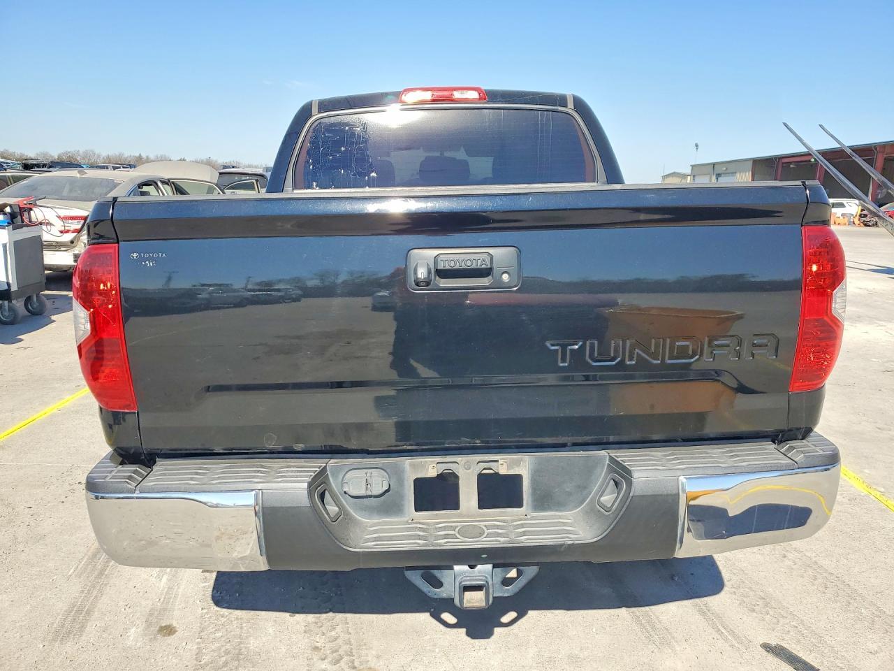 2014 Toyota Tundra Crewmax Limited - Image 6