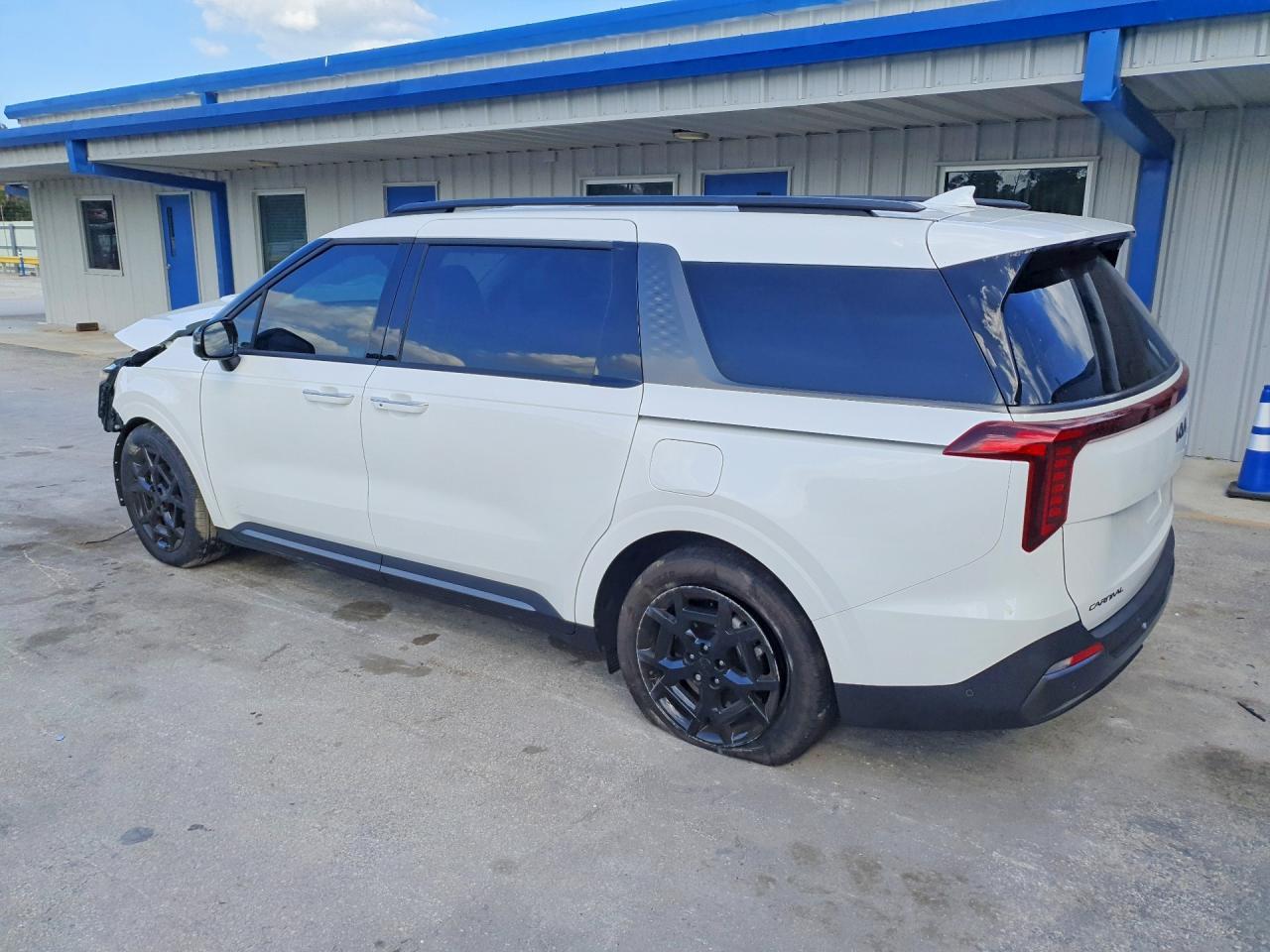 2025 Kia Carnival Sx Prestige - Фото 2