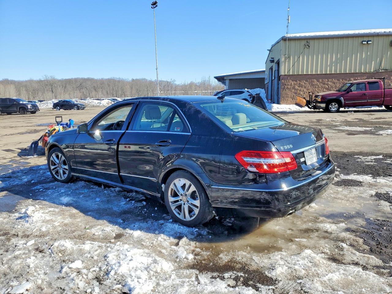 2010 Mercedes-Benz E 350 4Matic - Image 2
