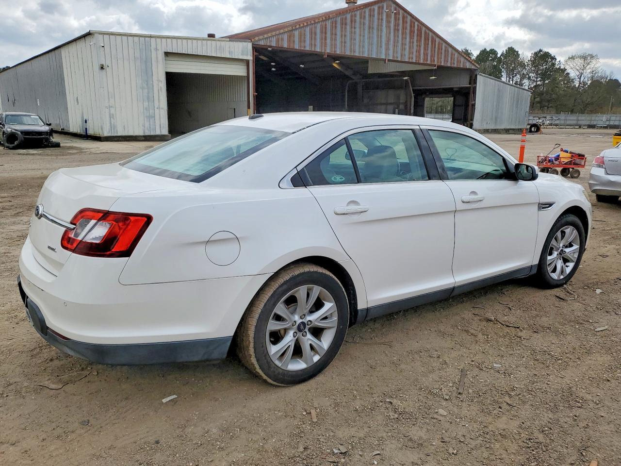 2012 Ford Taurus Sel - Image 3