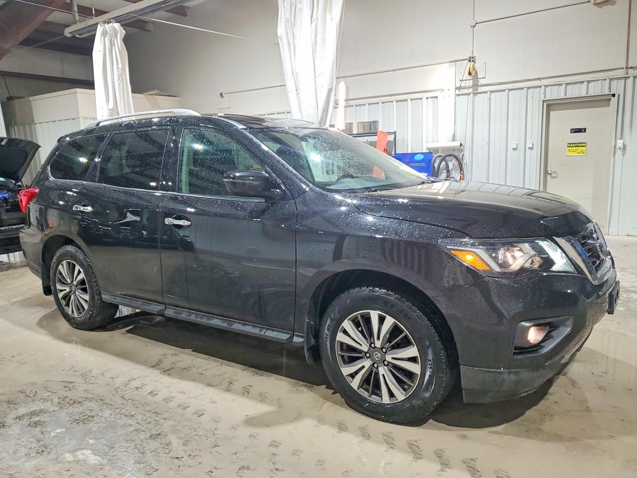 2017 Nissan Pathfinder S - Фото 4
