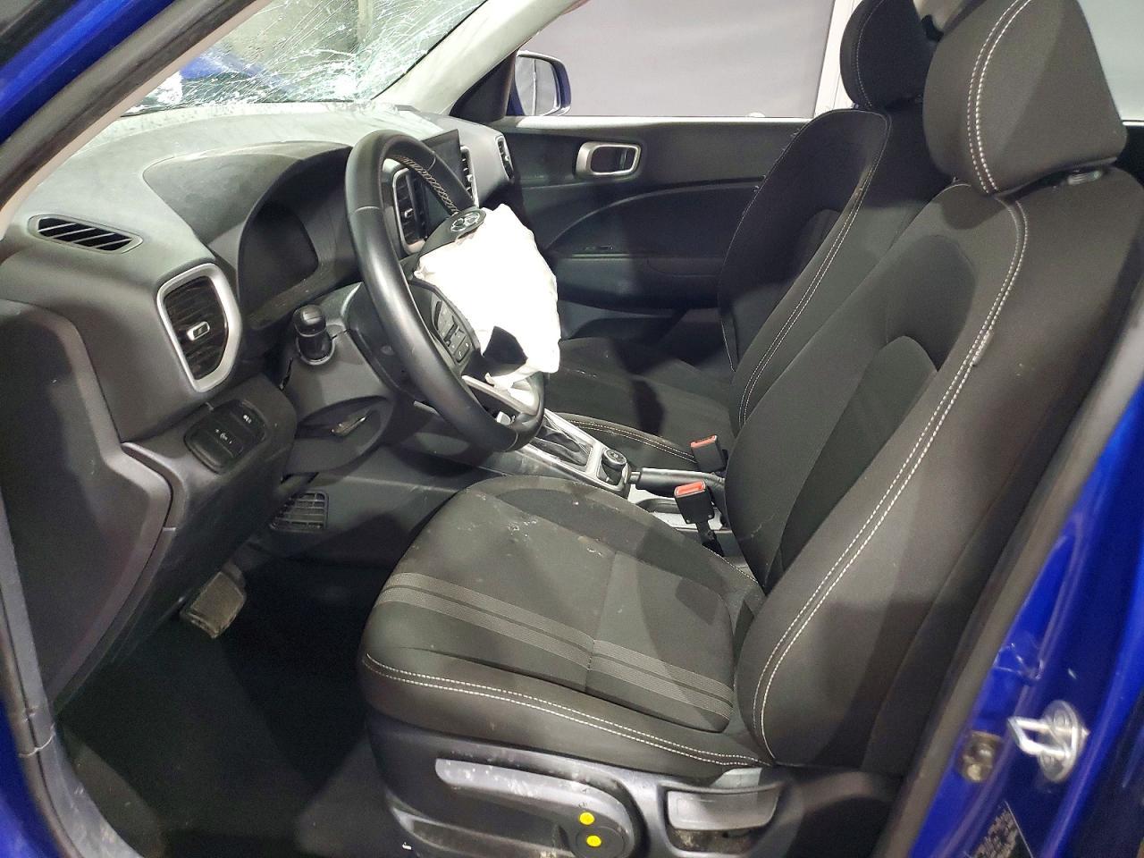 2023 Hyundai Venue Sel - Image 7