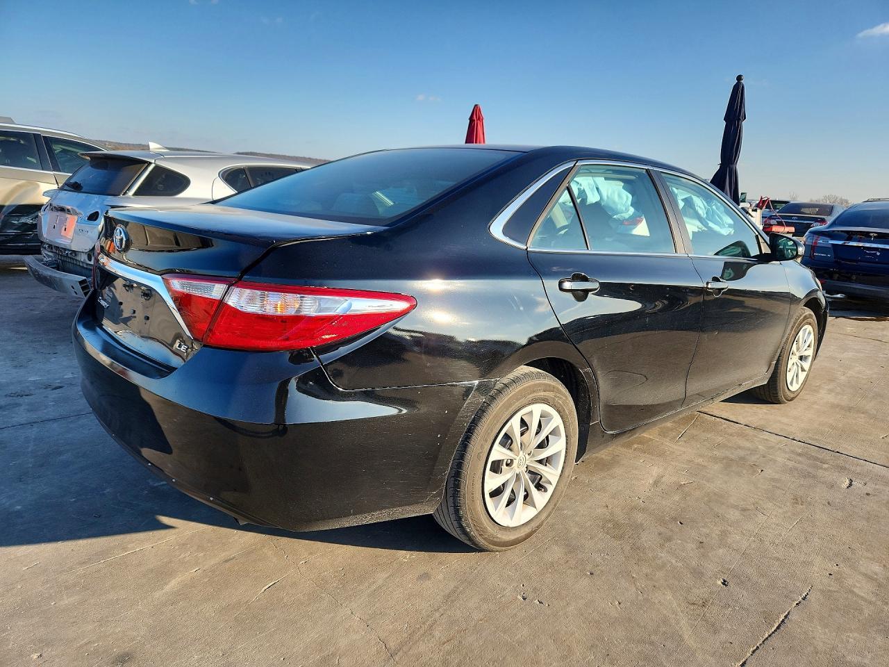 2016 Toyota Camry Le - Image 3