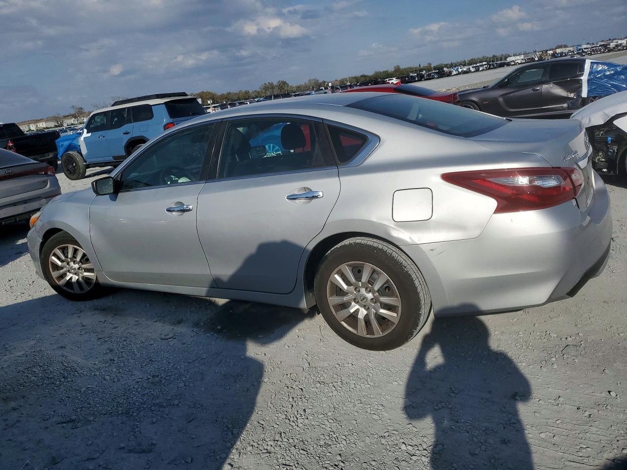 2018 Nissan Altima 2.5 S - Фото 2