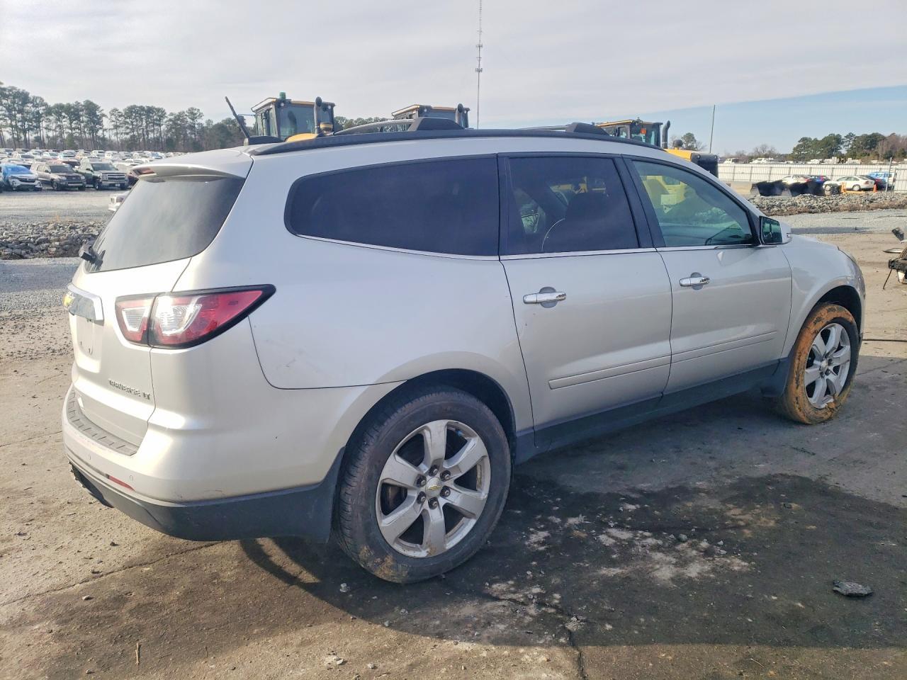 2016 Chevrolet Traverse Lt - Image 3
