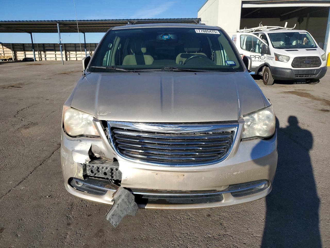 2014 Chrysler Town & Country Touring - Фото 5