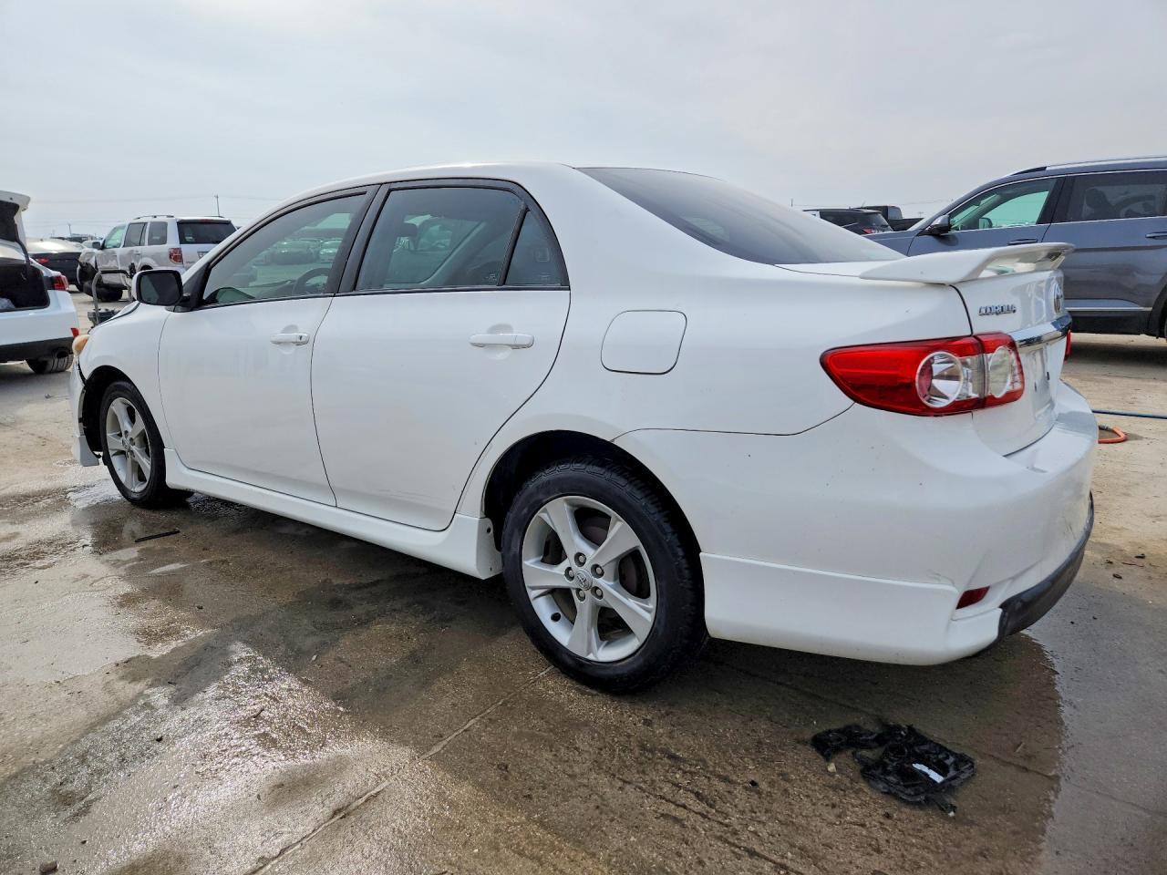 2011 Toyota Corolla S - Фото 2
