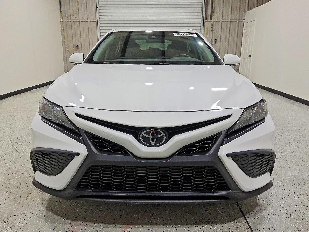 2024 Toyota Camry Se - Image 5