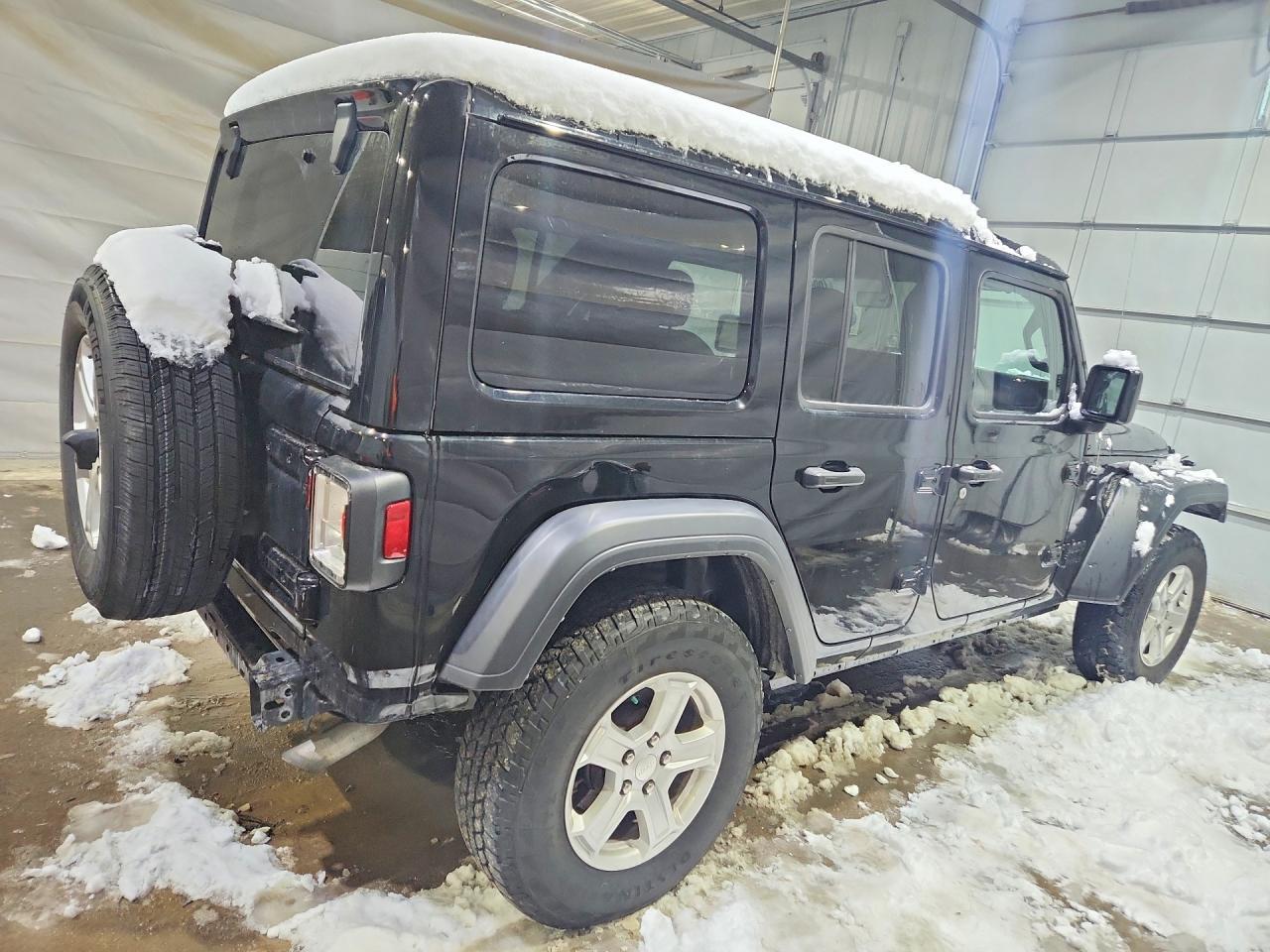 2022 Jeep Wrangler Unlimited Sport - Фото 3