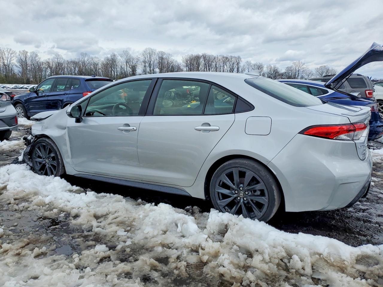 2024 Toyota Corolla Hybrid Se - Image 2