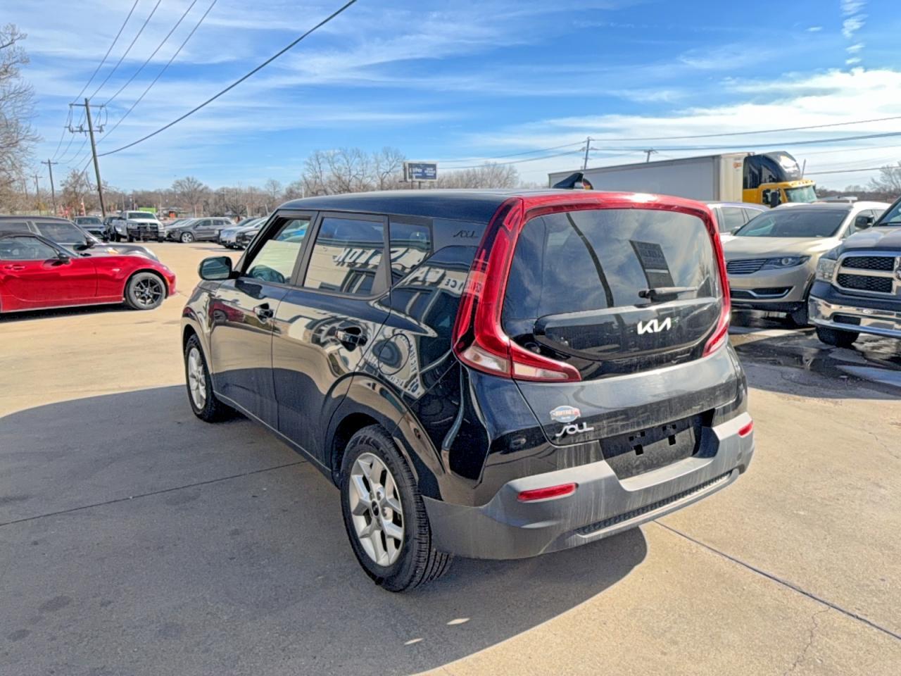 2022 Kia Soul Lx - Фото 3