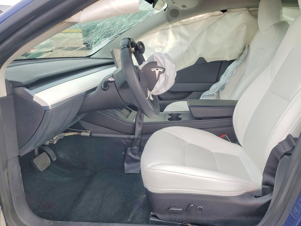 2022 Tesla Model 3 - Image 7