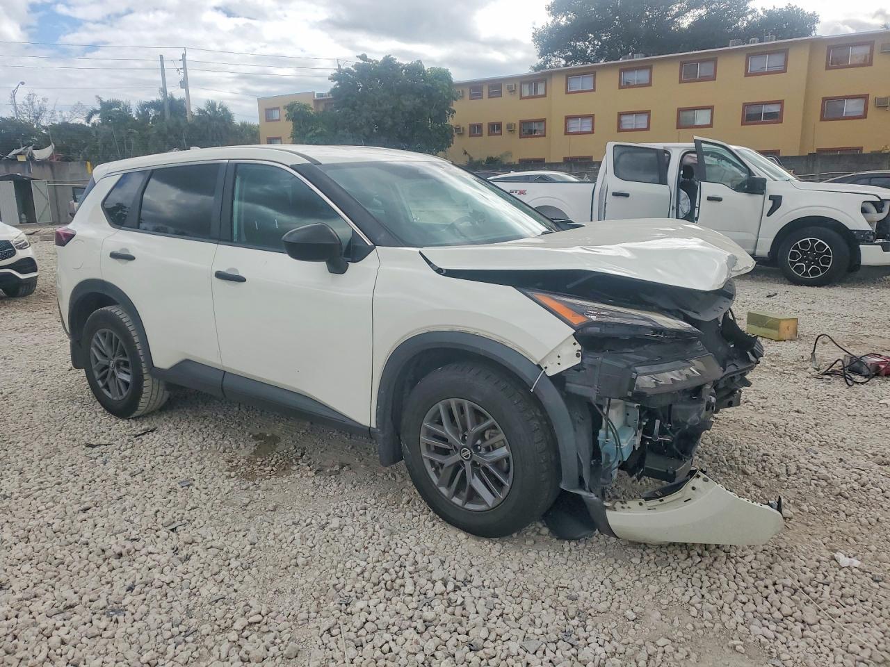 2021 Nissan Rogue S - Фото 4